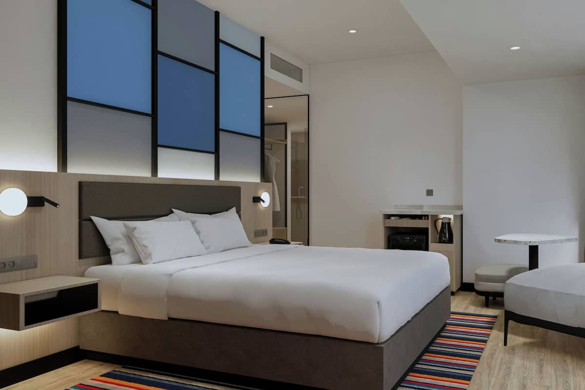 Loft, 1 King Bed, City View | Premium bedding, down comforters, minibar, in-room safe