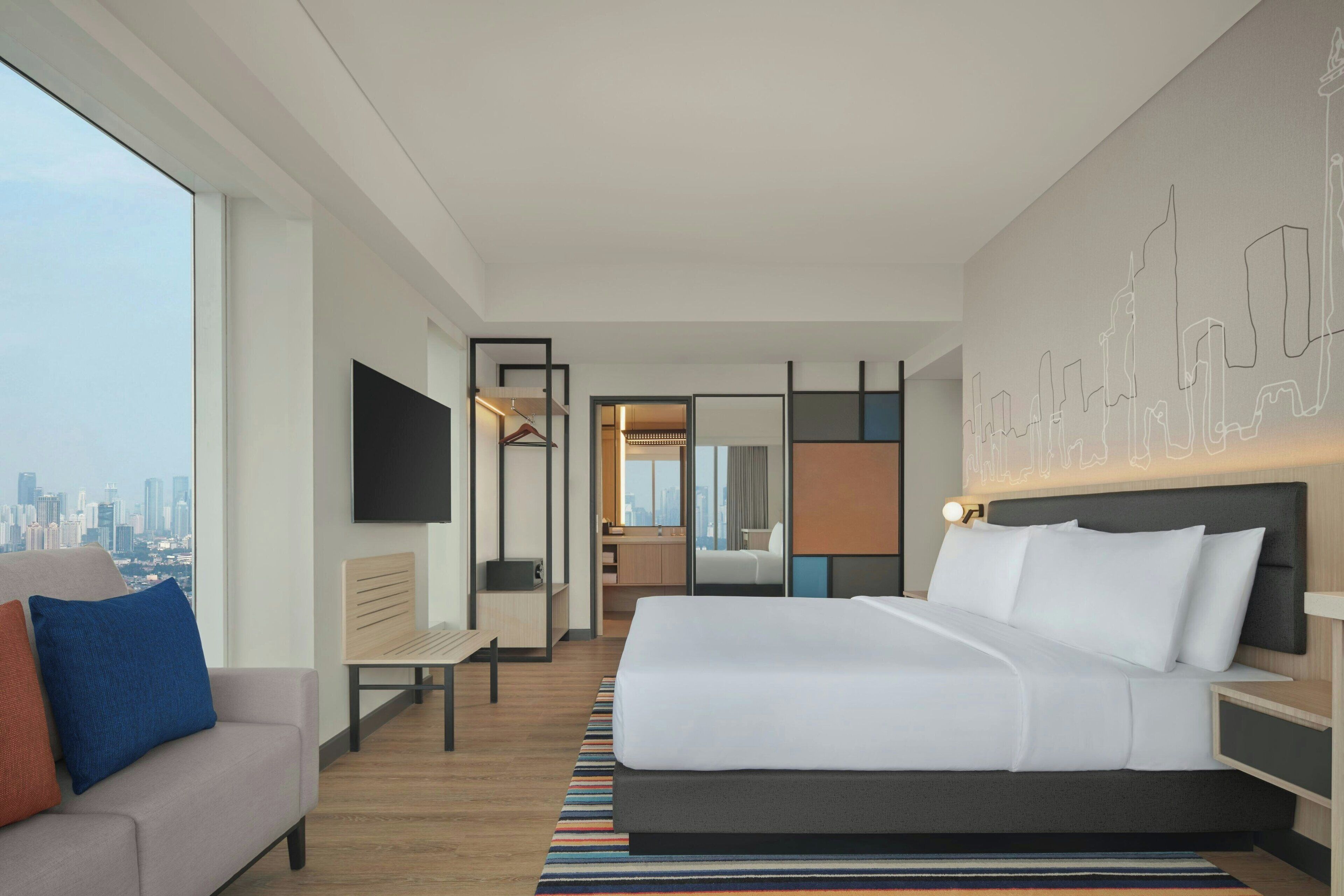 Panoramic Room, 1 King Bed, City View