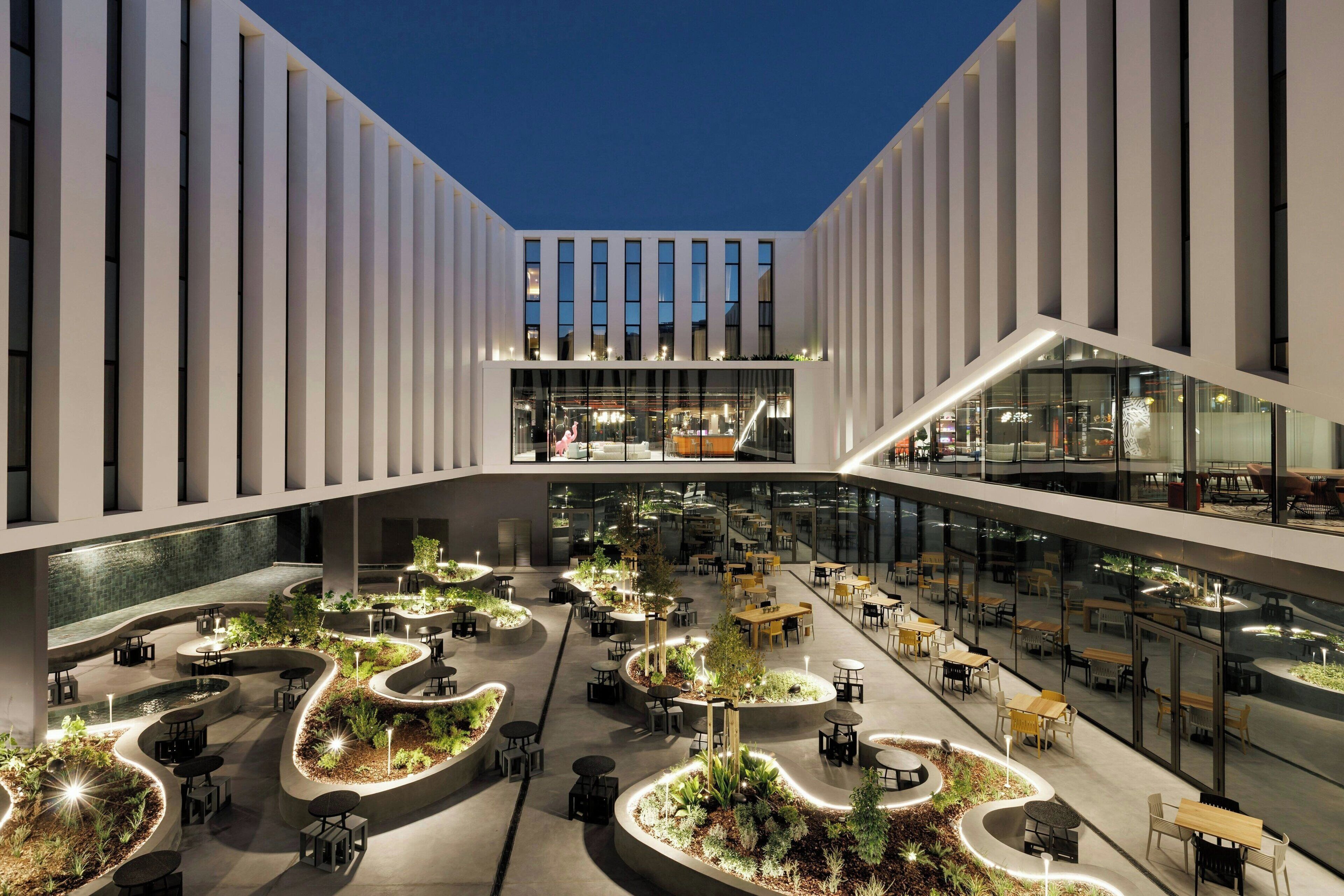 Värdeförvaringsskåp på rummet, skrivbord, gratis wi-fi och sängkläder