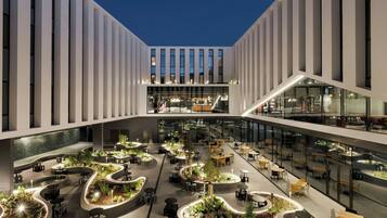 Värdeförvaringsskåp på rummet, skrivbord, gratis wi-fi och sängkläder