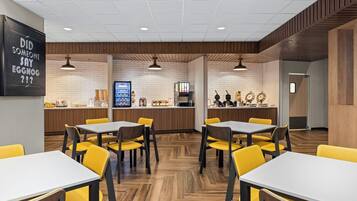 Free daily continental breakfast