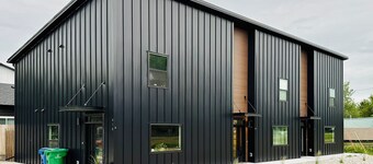 Cozy Creekside Retreat