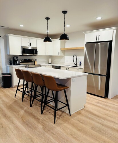 Cozy Creekside Retreat