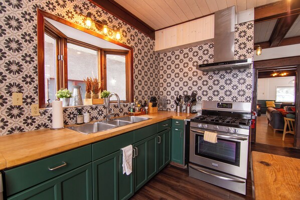 Microwave, oven, stovetop, dishwasher