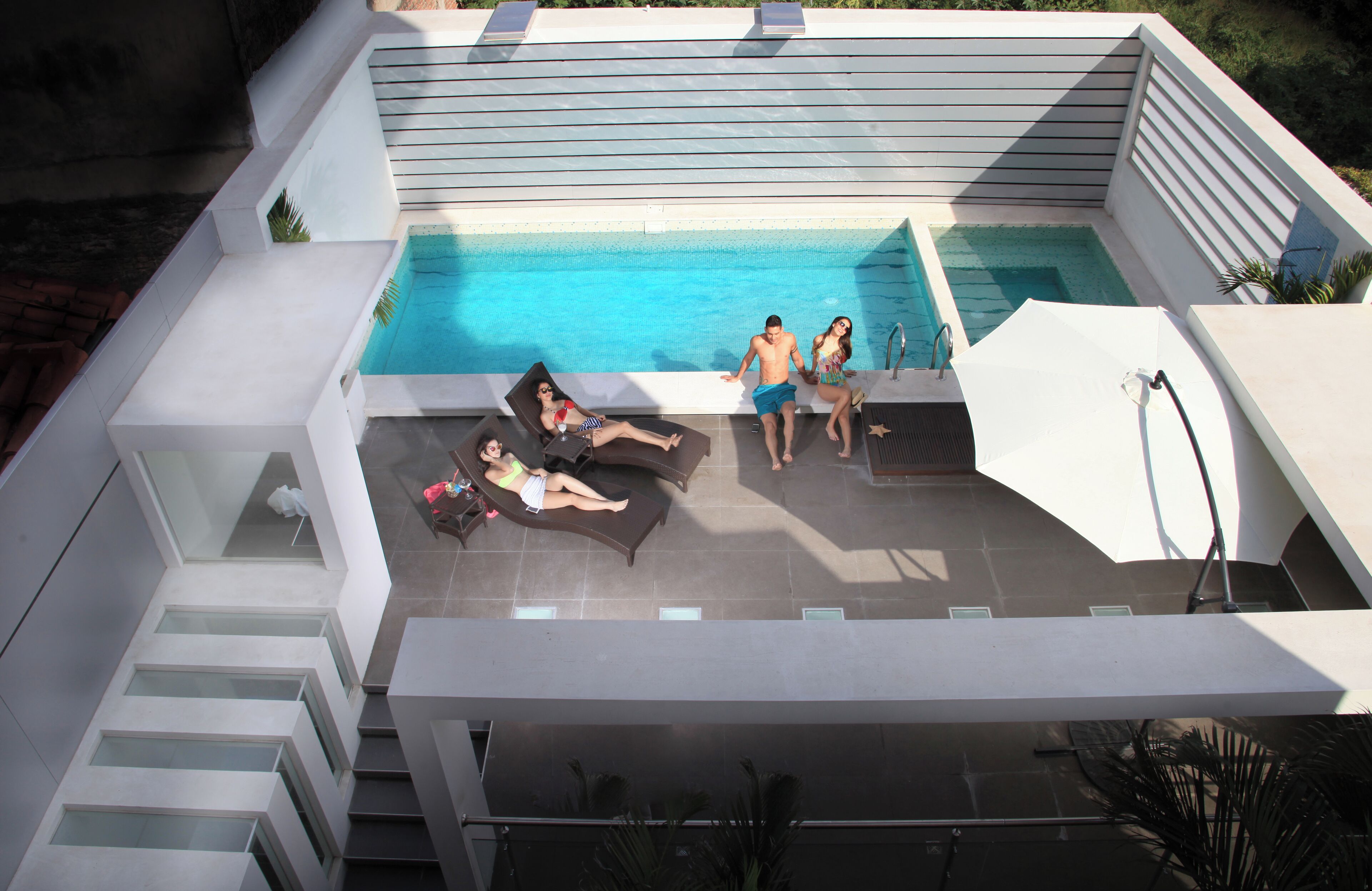 2 piscinas al aire libre