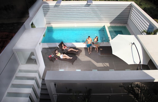 2 kolam renang outdoor