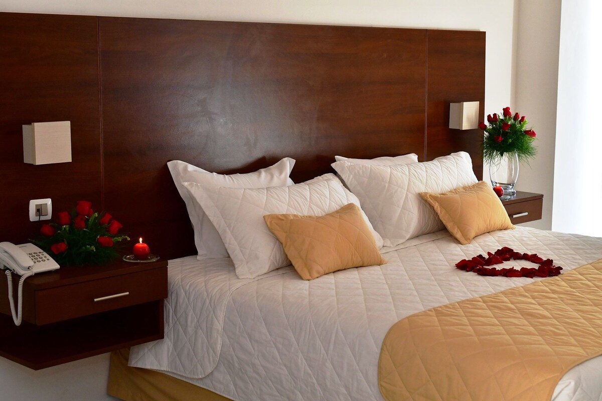 DOUBLE KING SIZE BED