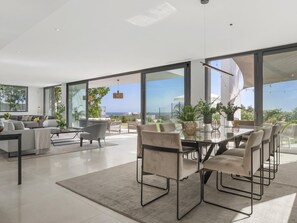 Dining - Villa Santa Clara Golf (Marbella)