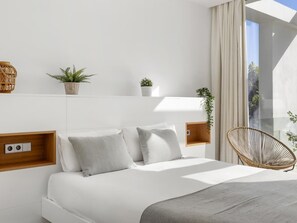 4 bedrooms, iron/ironing board, Internet