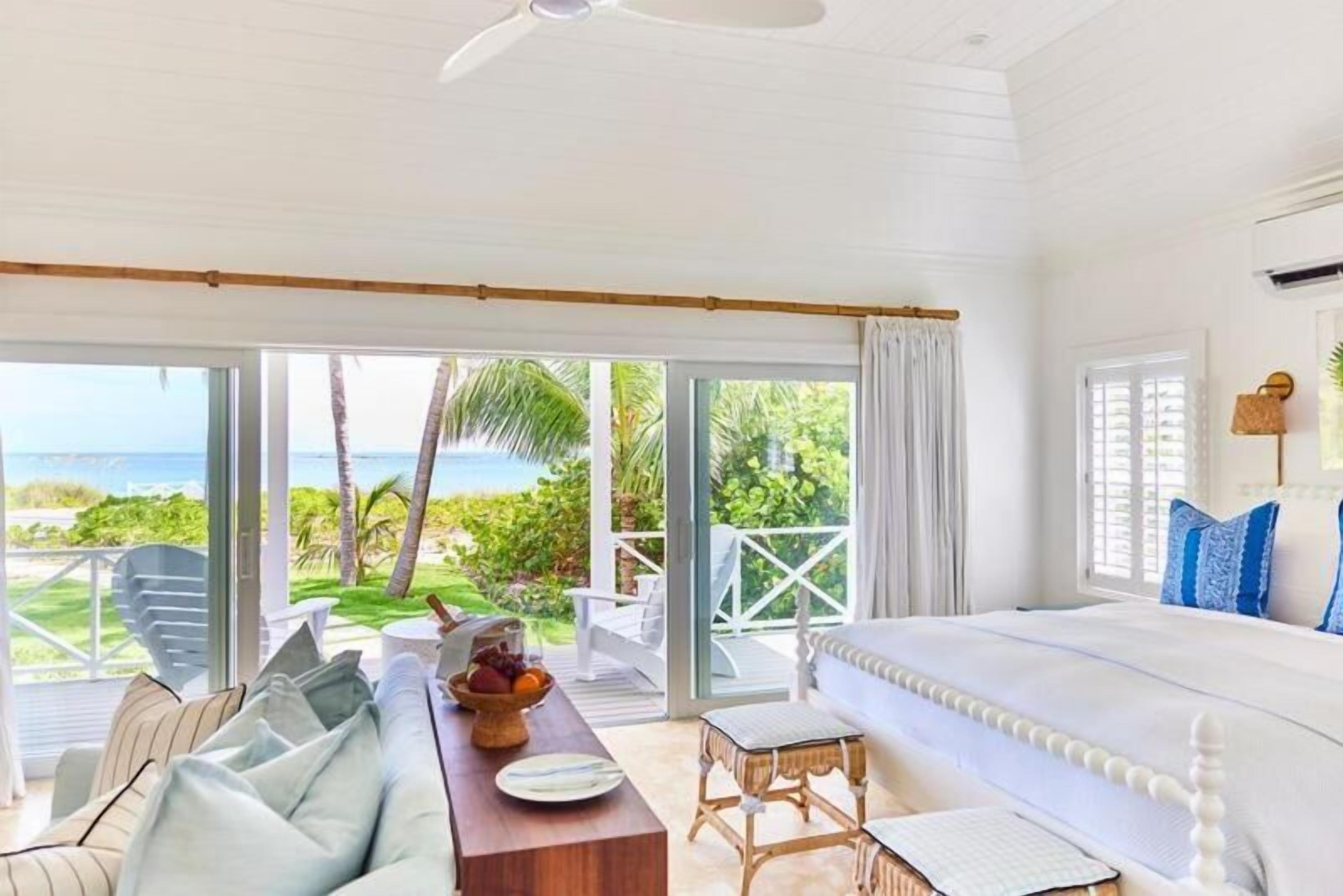 Tallelokero huoneessa, työpöytä