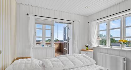 Amazing home in Børkop with WiFi