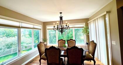 Beautiful & Spacious 6-bedroom house with Entertainment