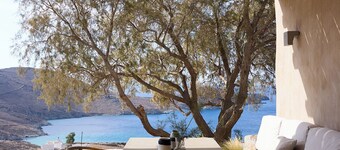 Mousti's Cell Traditional Cycladic Farmhouse