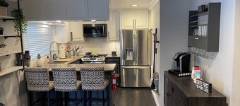 Modern Luxurious One Bedroom House with backyard