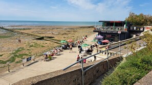 Beach - The House, Seaside Serenity in The Garden of England (Westbrook)
