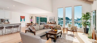 Stunning, upscale waterfront house in Oxnard, CA