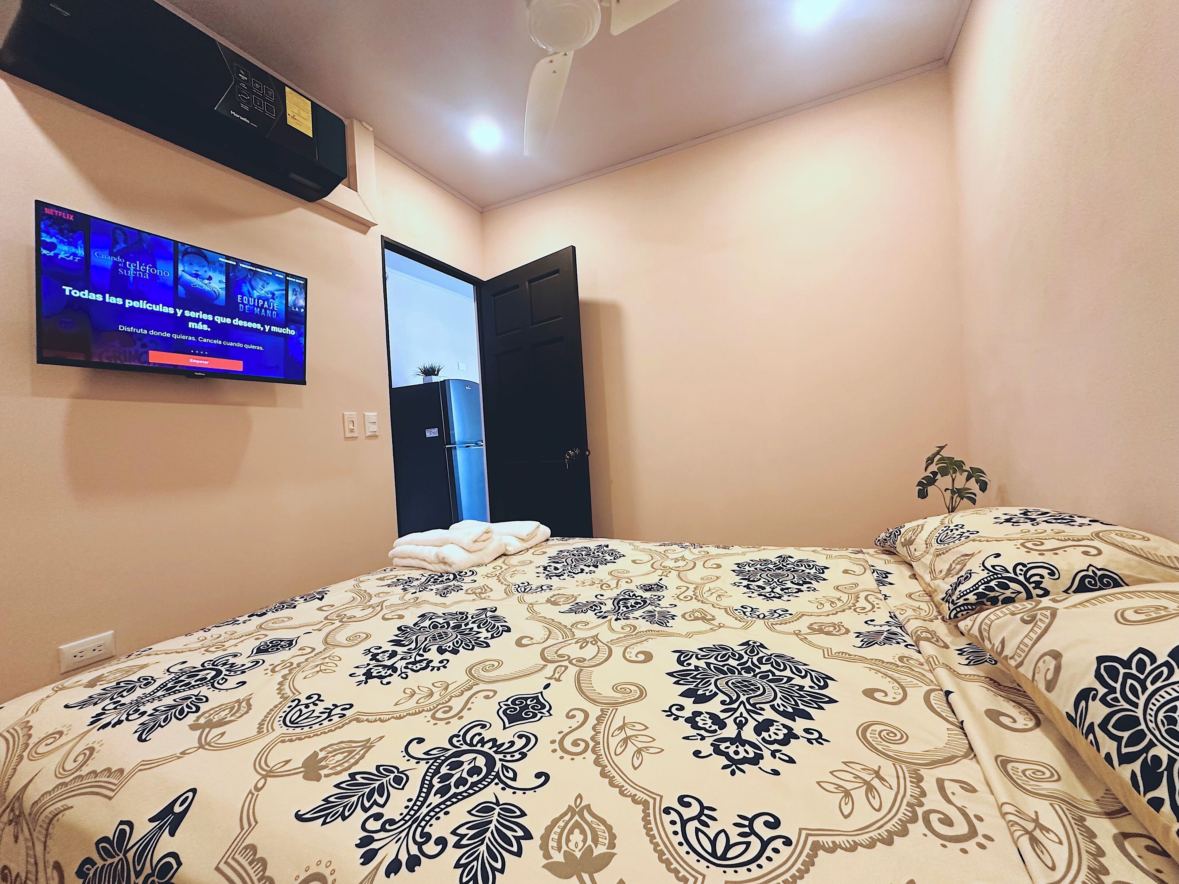 1 bedroom, WiFi, bed sheets