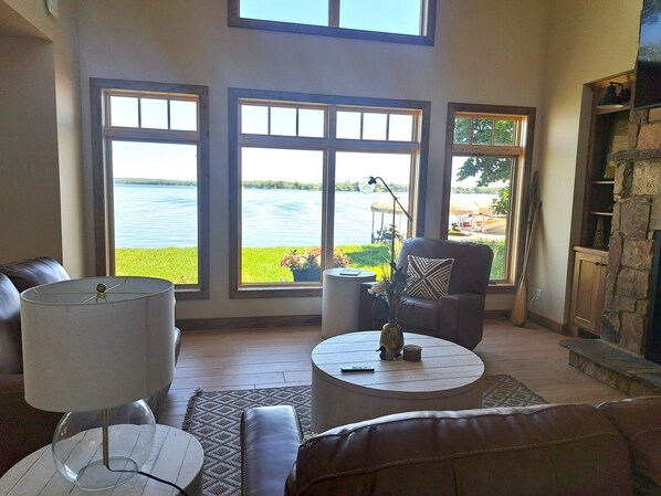 Televisor i llar de foc