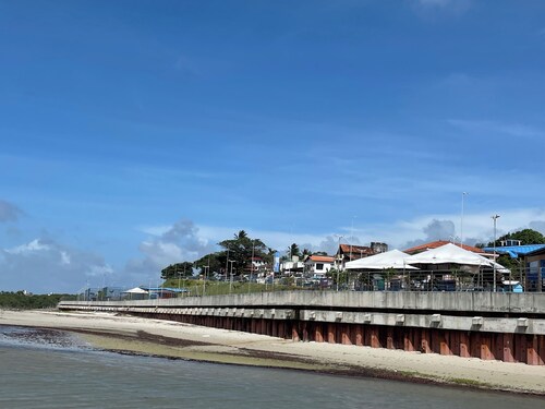 Apartment in Salinas city, 3 minutes from the waterfront, beaches and new bridge. Close to everything!!