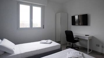 3 camere, una scrivania, ferro/asse da stiro, Wi-Fi gratuito