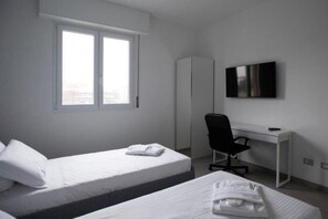 3 bedrooms, desk, iron/ironing board, free WiFi - The Archè Comfort&Relax - Horse House (Milano)
