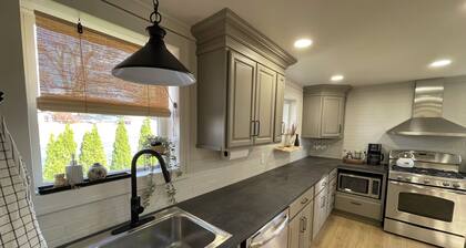 Beautiful Downtown 3bd apartment close to all the good stuff!