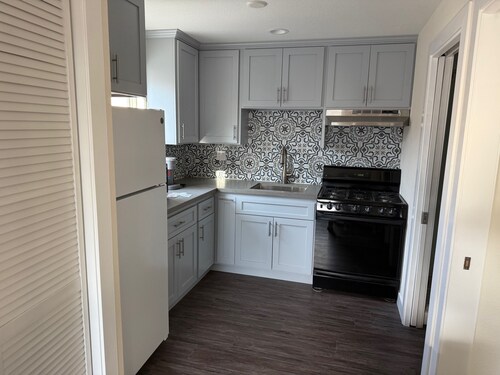 Charming 1-bedroom house with WiFi and AC in El Monte