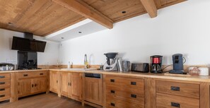 Réfrigérateur, micro-ondes, four, lave-vaisselle