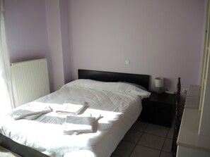 2 quartos, ferros/tábuas de passar roupa, Wi-Fi, roupa de cama