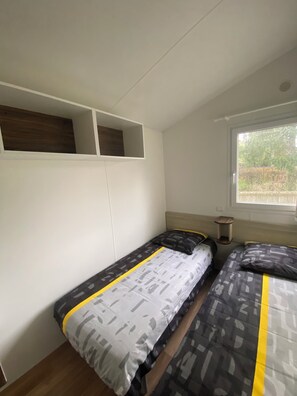 2 bedrooms, WiFi, bed sheets