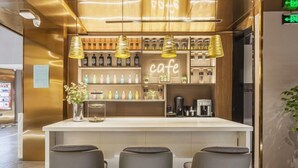 Lobby lounge - Homeinn Plus Hotel (Qingdao Weihai Road Taidong Pedestrian Street) (Qingdao)