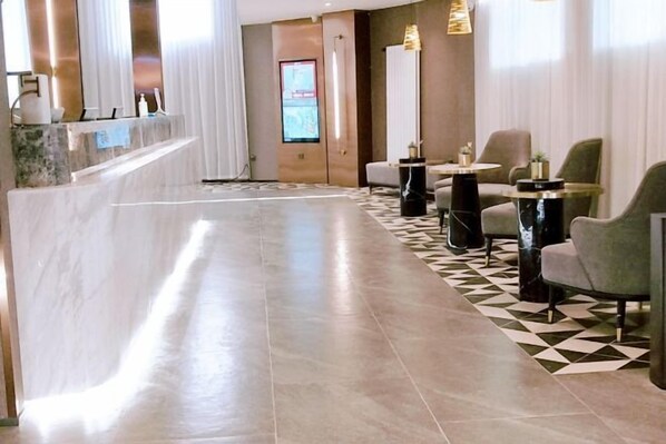 Interior - Homeinn Plus Hotel (Qingdao Weihai Road Taidong Pedestrian Street) (Qingdao)