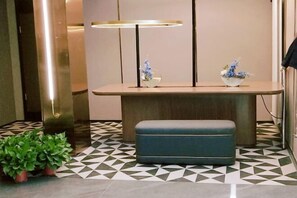 Business centre - Homeinn Plus Hotel (Qingdao Weihai Road Taidong Pedestrian Street) (Qingdao)
