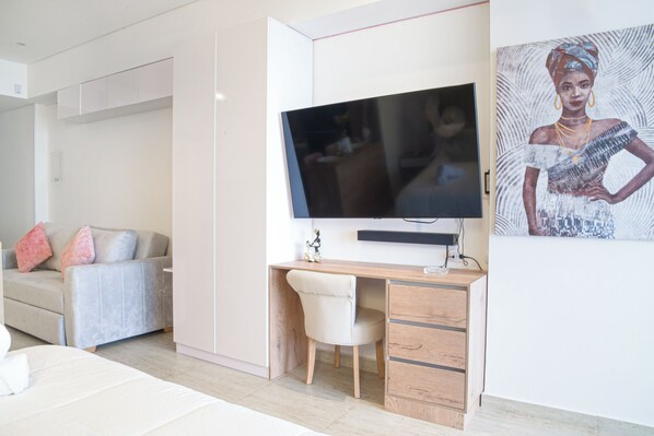 Appartement, 1 chambre, accessible aux personnes à mobilité réduite, balcon | Salle de séjour