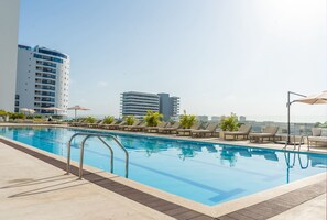 Appartement, 1 chambre, accessible aux personnes à mobilité réduite, balcon | Piscine | Piscine extérieure