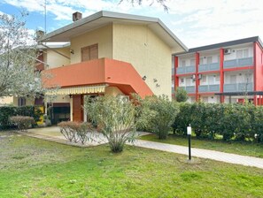 Appartement, 2 chambres, patio, vue sur le jardin | Façade de l’hébergement 