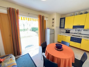 Appartement, 2 chambres, patio, vue jardin | Intérieur