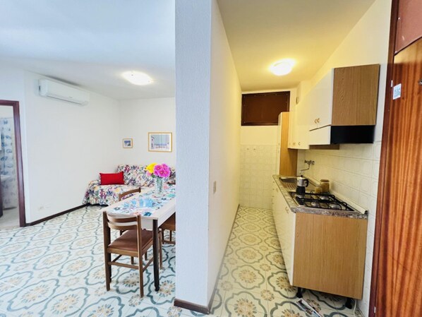 Studio, Multiple Bedrooms, Balcony, Ocean View | Interior