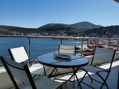 Fully equipped 3-bedroom condo with beautiful sea view in serene Amfilochia