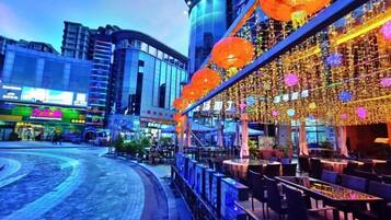 Khu ẩm thực ngoài trời