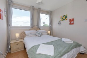 Room, 2 Bedrooms, Garden View | 2 bedrooms - Room-edinburgh Bungalow Royal Infirmary (Edinburgh)