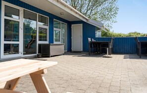 Outdoor dining - Gorgeous home in Nordborg with sauna (Nordborg)