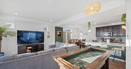Spacious Retreat: w/ Pools, Game Room, Scenic Walking Trails, Fitness center