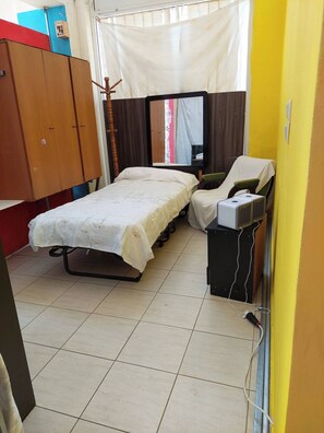 Studio, 1 Bedroom, Smoking | 2 bedrooms
