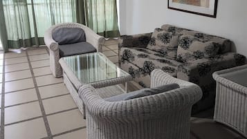 Caja de seguridad en la habitaciĂłn y cortinas blackout