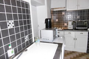 Réfrigérateur, four, plaque de cuisson, lave-vaisselle