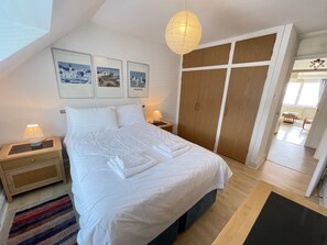2 habitaciones, tabla de planchar con plancha y wifi gratis 