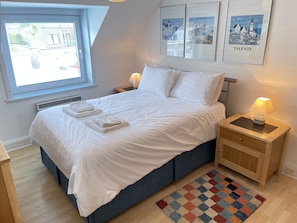 2 chambres, fer et planche à repasser, Wi-Fi gratuit, draps fournis