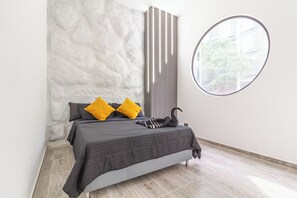 6 bedrooms, iron/ironing board, free WiFi, bed sheets