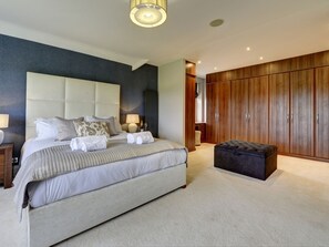 5 habitaciones, decoración personalizada y muebles diferentes 